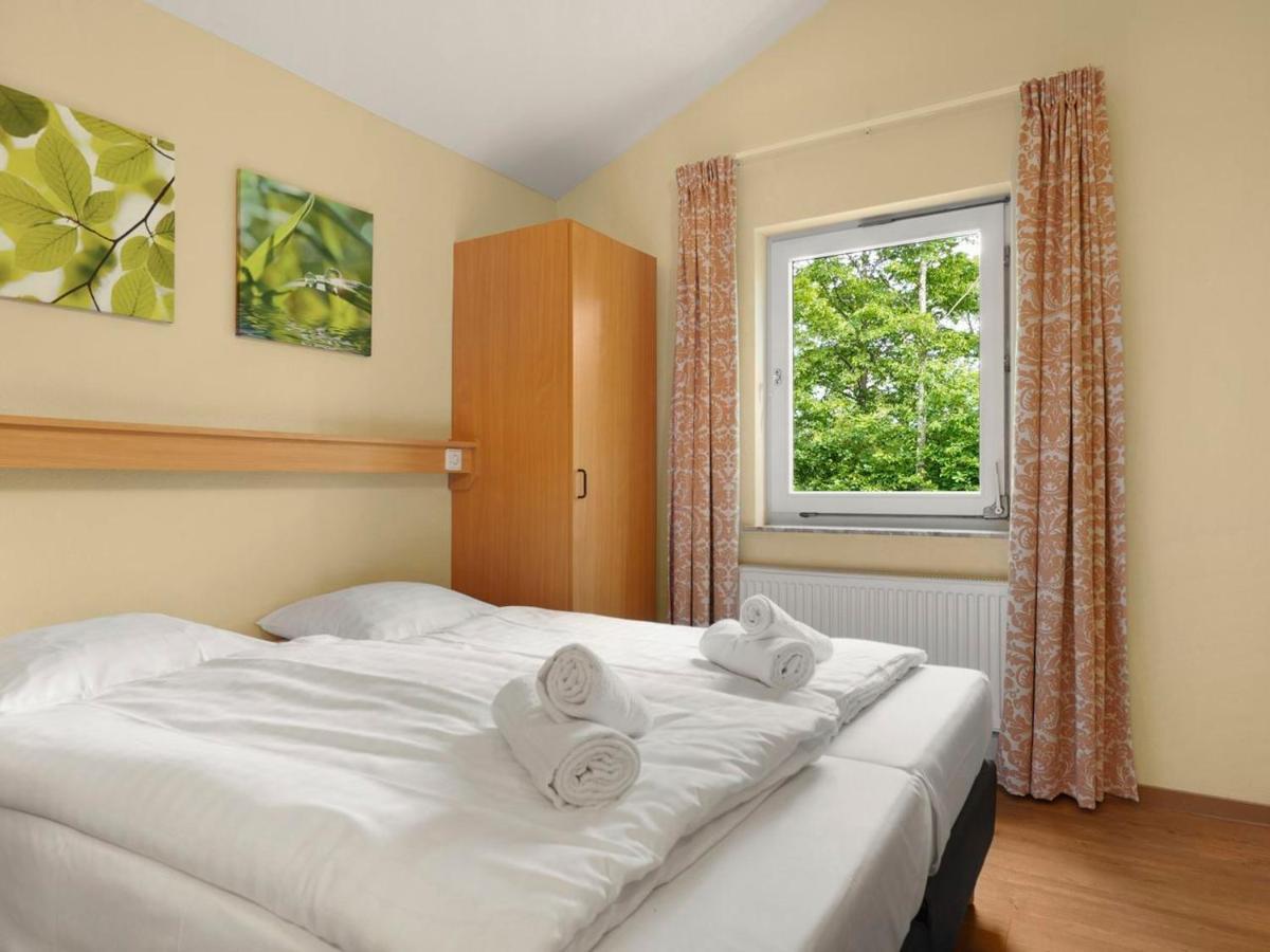 Hotel Landal Wirfttal Stadtkyll Esterno foto
